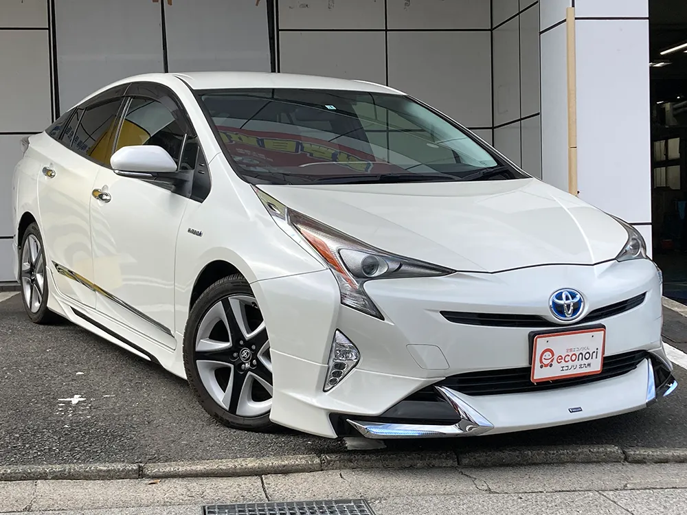 トヨタ　プリウス Sツーリング