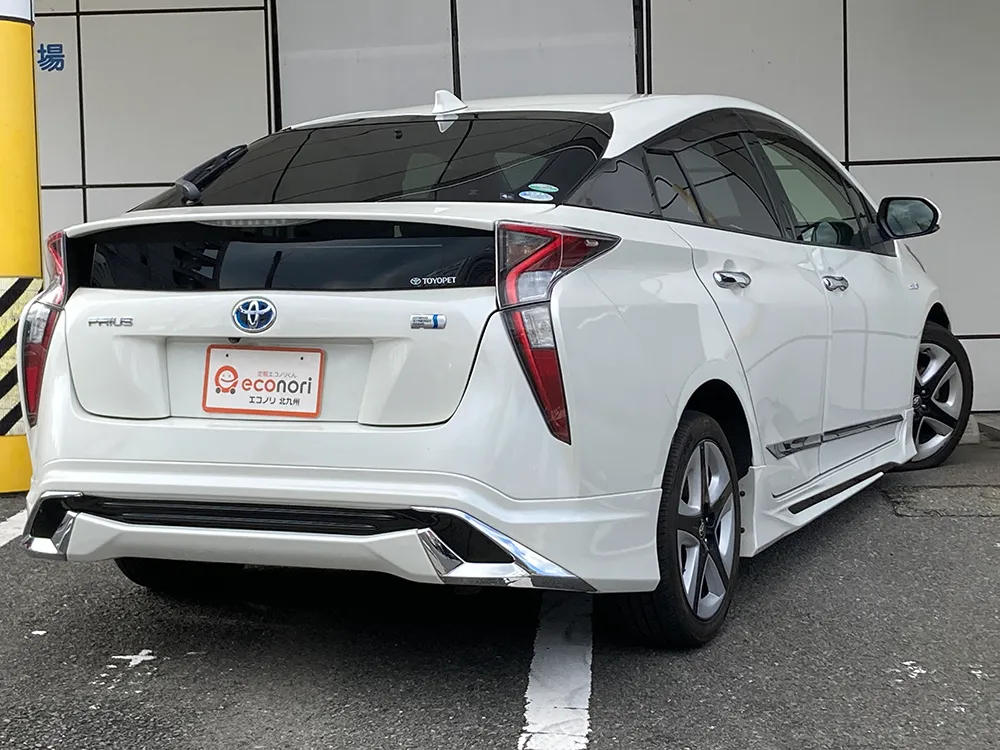 トヨタ　プリウス Sツーリング 画像6