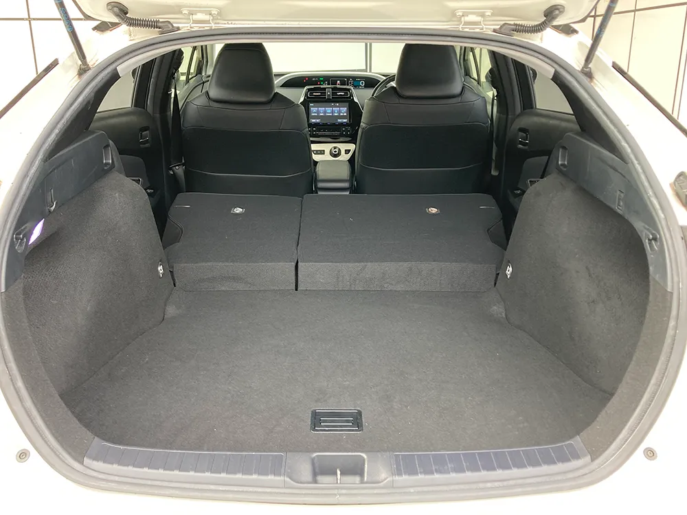 トヨタ　プリウス Sツーリング 画像17