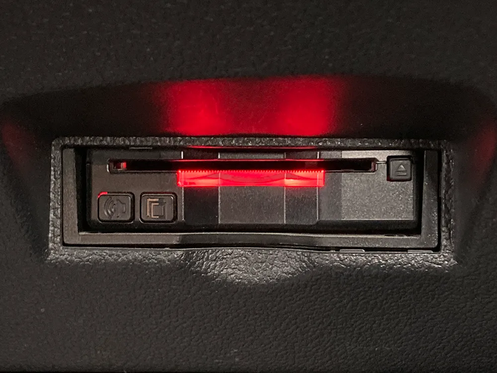 トヨタ　プリウス Sツーリング 画像26