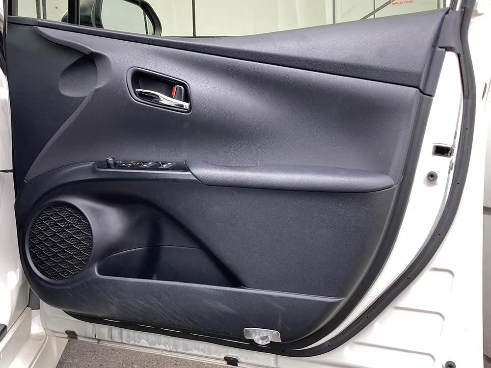 トヨタ　プリウス Sツーリング 画像34